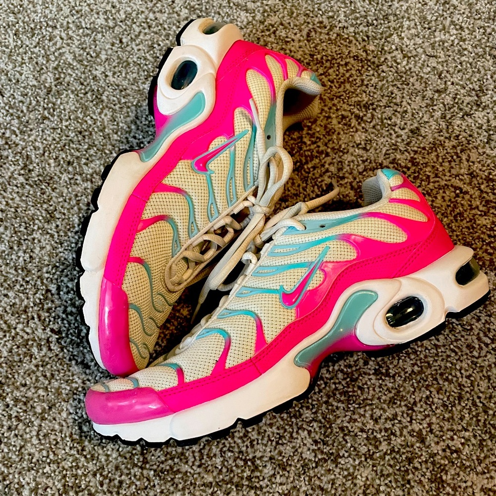 Air Max Plus GS in pink and white fits 8.5 Women